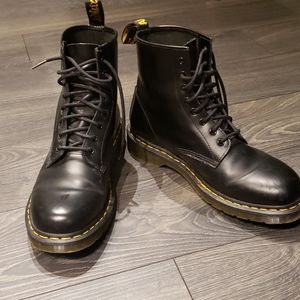 Dr. Martens men's size 11 classic high top boots